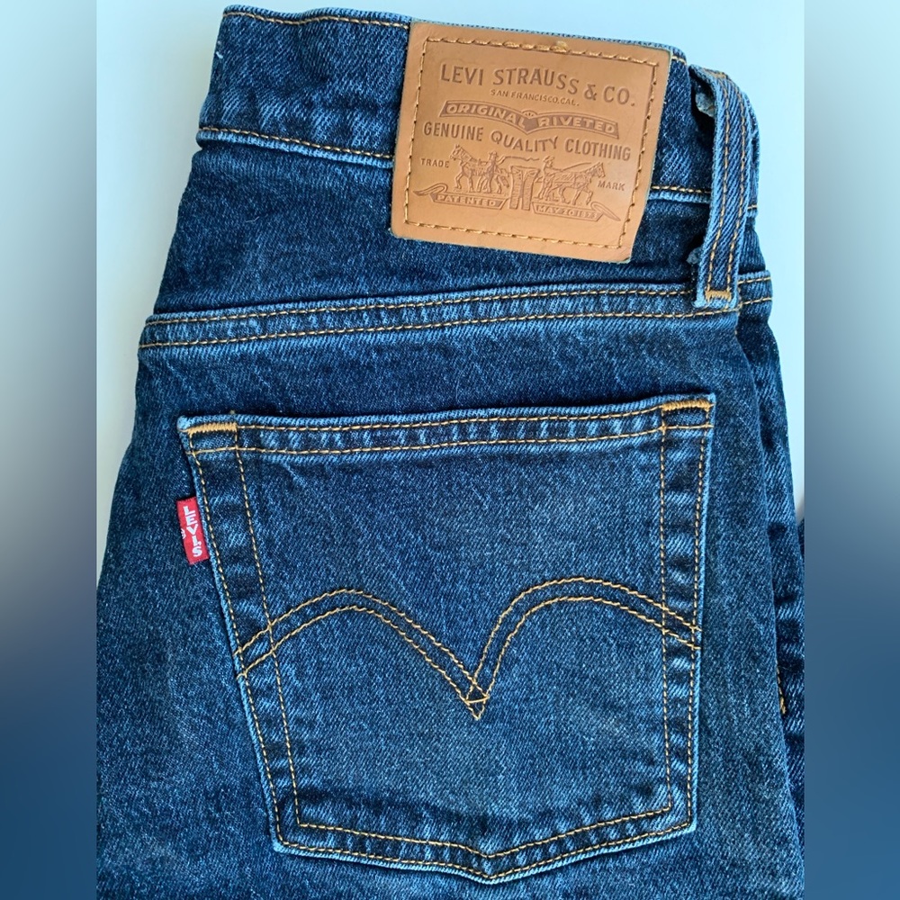 Levi Wedgie high rise Jeans size 26